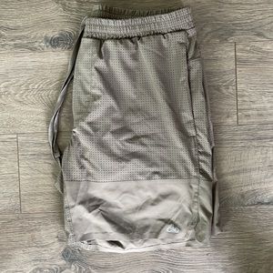 Alo 7” Olive Traction Short